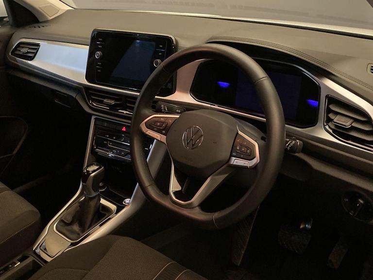 Volkswagen T-ROC Photo bsapi-c75b1df58cf605d293b9f59583eb95ad2fa397e6.jpg
