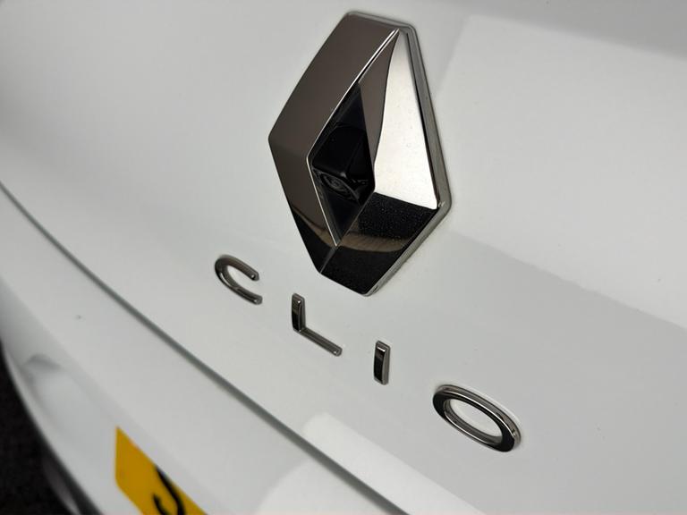 RENAULT Clio Photo bsapi-c764da09d6c1882897fe4d1f1bed5880d86613ec.jpg