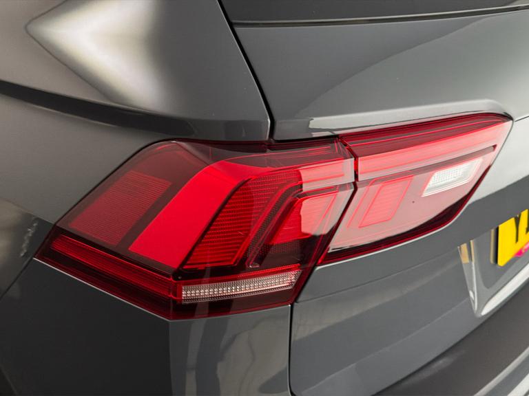 Volkswagen TIGUAN Photo bsapi-c7c4d5d54609ee2614ff60313fe3b3cfc20b3a03.jpg