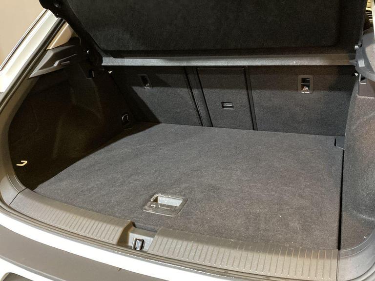 Volkswagen T-ROC Photo bsapi-c816d4a365935e0e74b348f7c861b84eb8c3baef.jpg