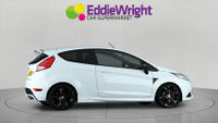 Ford Fiesta Photo 7