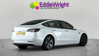 TESLA Model 3 Photo 6