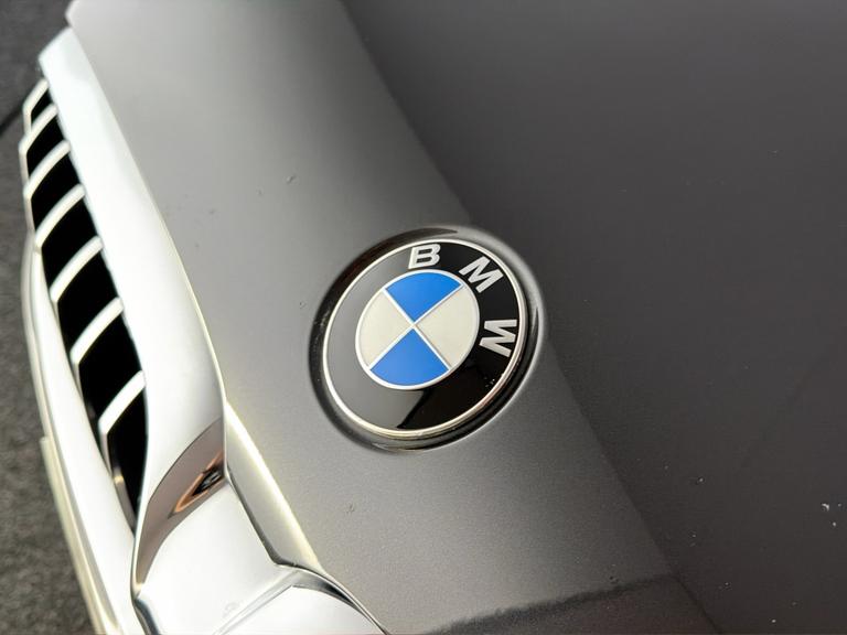 BMW 5 Series Photo bsapi-c99d00cfc3a46ba5a180a809c81210e5fc1fa666.jpg