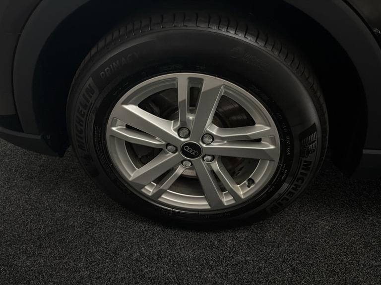 Audi Q3 Photo bsapi-ca15012554eeff03bf96fe3c54bb01c01e2649e6.jpg