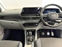 HYUNDAI BAYON Photo 4