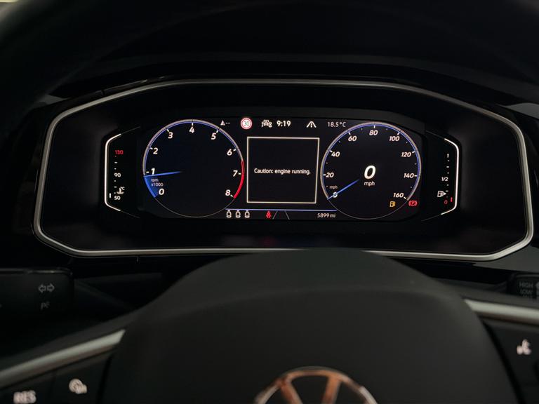 VOLKSWAGEN T-ROC Photo bsapi-cb0b25c1569dfd81c1cc75dca48240cd460b7c37.jpg