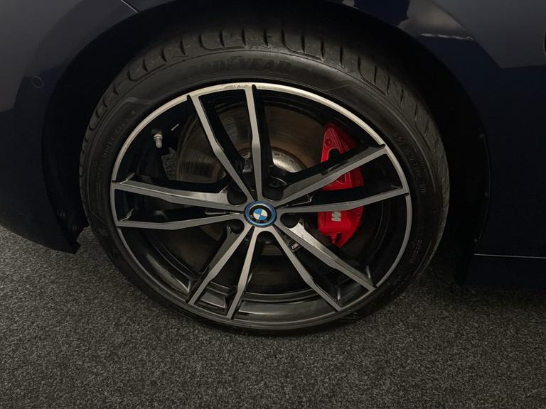 BMW 3 Series Photo bsapi-cb7c7ffbdeeccd5c080b8b9b450fe36971742698.jpg