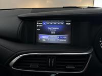 INFINITI Q30 Photo 16