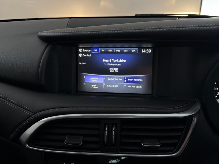 INFINITI Q30 Photo bsapi-cba5f36a0100a8f6b973a0204dbeae5874922166.jpg