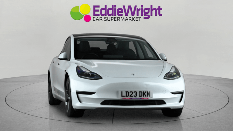 TESLA Model 3 Photo bsapi-cc0a055bff28c90fff075d11bfb3ad64b4f84cd0.jpg
