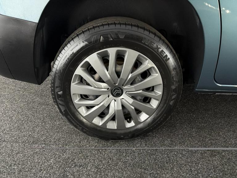 CITROEN BERLINGO Photo bsapi-cc2070563f826ea0e06071e8d5bcce07c5b4f970.jpg