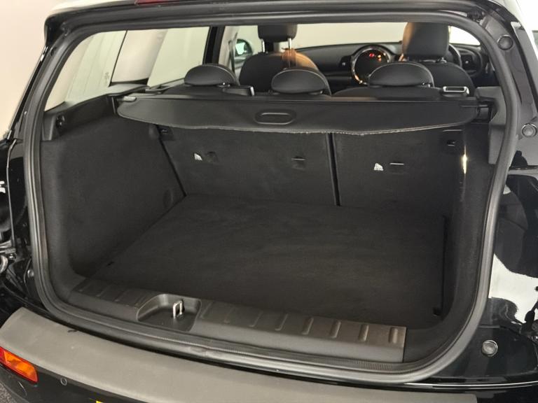 MINI CLUBMAN Photo bsapi-cc9de8562b33ea68941147ace4a797b3ee82ffe8.jpg