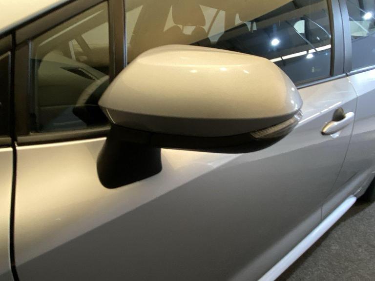 TOYOTA COROLLA Photo bsapi-ccb3f388667288f0fef9bf230420778502127e16.jpg