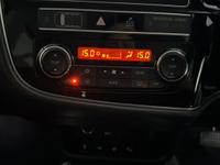 MITSUBISHI Outlander Photo 17
