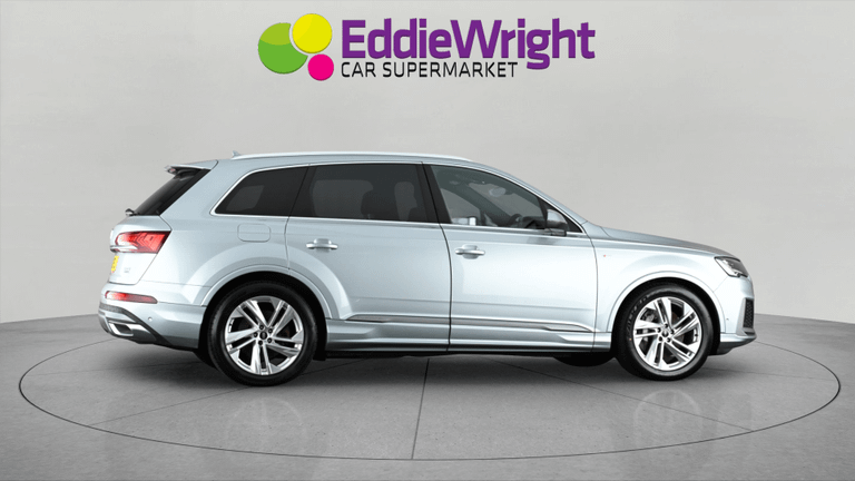 Audi Q7 Photo bsapi-ce738d1bf115a4f4f9c485a11b0163bed6521169.jpg