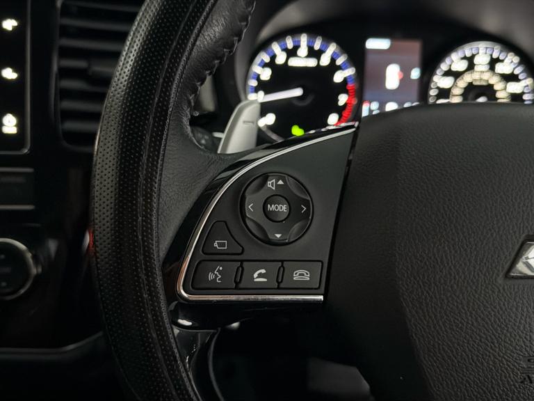 MITSUBISHI Outlander Photo bsapi-ce8d9998975586d4a248b8a32b22bb465edc5e7c.jpg