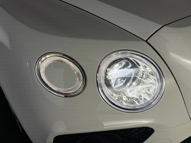 Bentley BENTAYGA Photo bsapi-cf0c01f39ed532178fbc96ee06fa3e351c1b6297.jpg