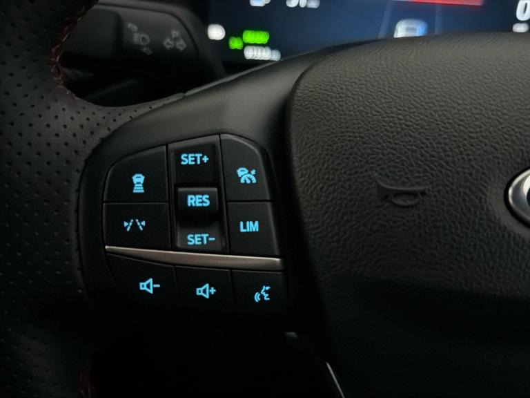 Ford KUGA Photo bsapi-cf957ce8d83618ecaa4f1da2b7d2e80fa3cfba89.jpg