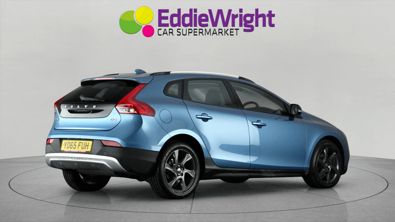 VOLVO V40 Photo bsapi-d130491fe2bc7c1a8ee6a5de83cc340a3ead8f58.jpg