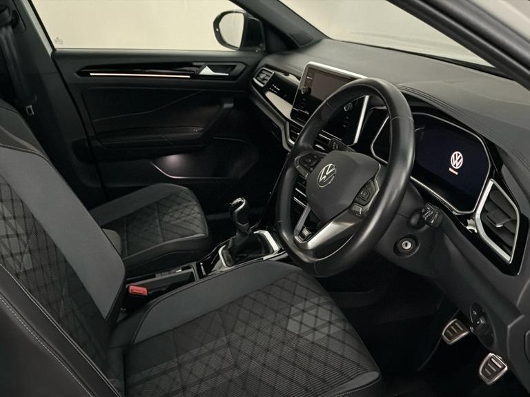 VOLKSWAGEN T-ROC Photo bsapi-d18d6a9f20707d6feefbca89ab30281b4571591e.jpg