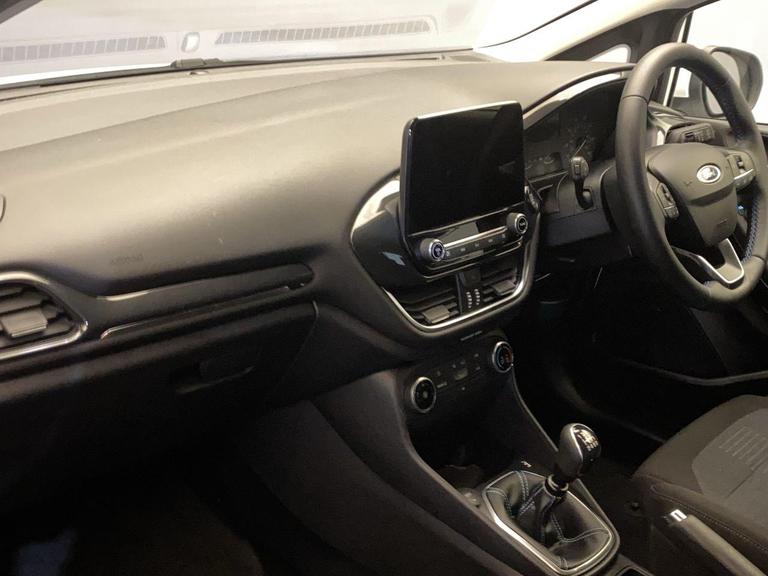 FORD FIESTA Photo bsapi-d2dec5e38ed4c8484bf44f6527dc143858b570b1.jpg