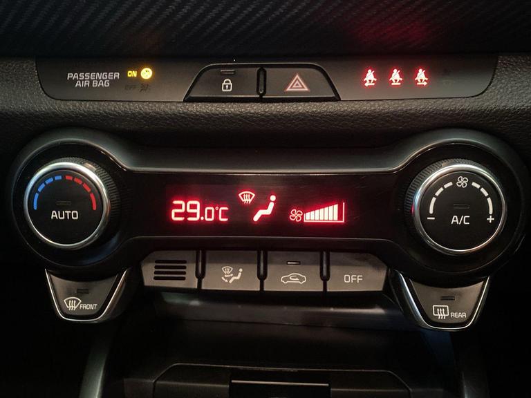Kia STONIC Photo bsapi-d422ba53c2dfc9a61f130b187fe76132adda1af0.jpg