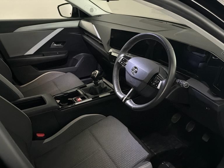 VAUXHALL Astra Photo bsapi-d7eeb6e446132f85c4ab03f69d6acf89f347f170.jpg
