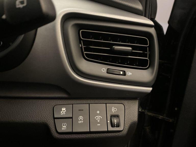 Kia STONIC Photo bsapi-d8675ba016a9b5312b727e189ad6bbd155dda0c4.jpg