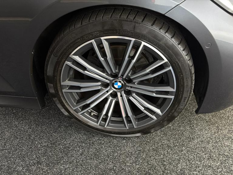 BMW 3 SERIES Photo bsapi-d9480165be69b95d554f4716b09ad19f39054064.jpg