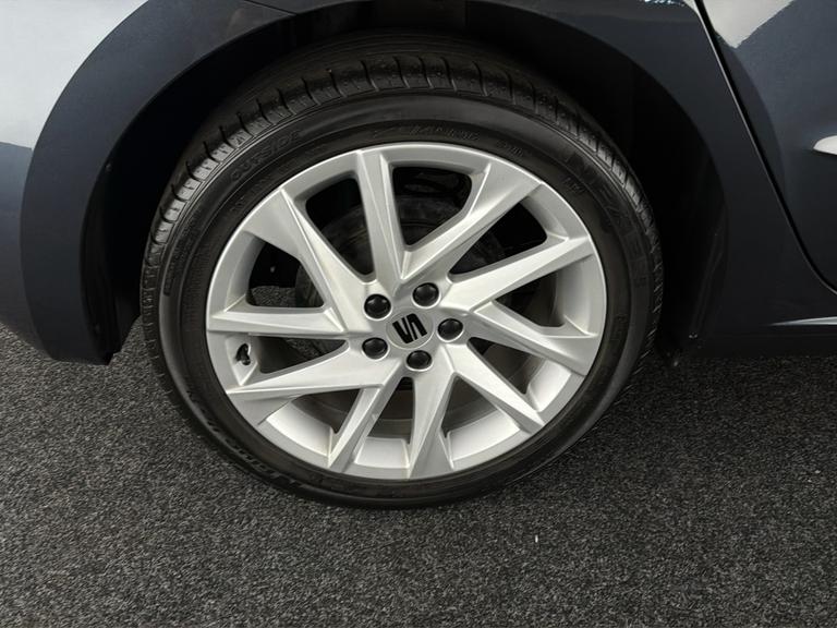SEAT Ibiza Photo bsapi-d97929a6eec8cb961806601ec3197dd9865bbc63.jpg