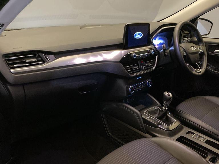 Ford KUGA Photo bsapi-da022f768eefaa5193f38fde43df066347339324.jpg