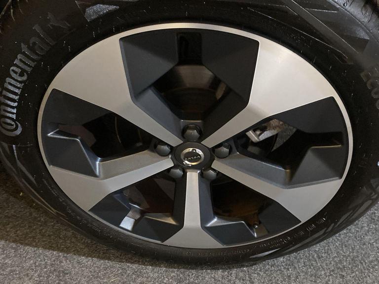 VOLVO XC40 Photo bsapi-dae7002c999b88187bf2df9b11a1259eb8c81bf6.jpg
