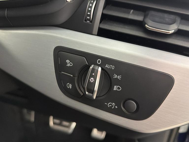 AUDI A4 Photo bsapi-db0e091ab22f2be8d70f29de2b1df640f02191ab.jpg