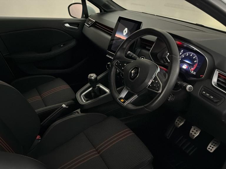 RENAULT Clio Photo bsapi-db42956fc0fdf1b504dbedc90a4daf1c730a72c3.jpg