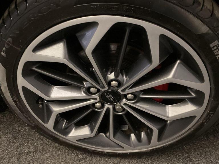 Ford FOCUS Photo bsapi-dcd77b12f5b5c1ef76a8f7261ff2757e0528147c.jpg