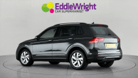 VOLKSWAGEN Tiguan Photo 4