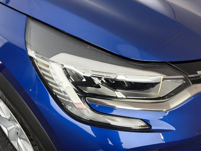 RENAULT Captur Photo bsapi-dda079c64a6f279573d7ff0057610b6b5aea5563.jpg
