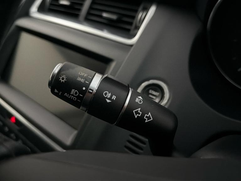 JAGUAR E-PACE Photo bsapi-de44332610f9157f82a006313b6ce4858b0b6ae7.jpg