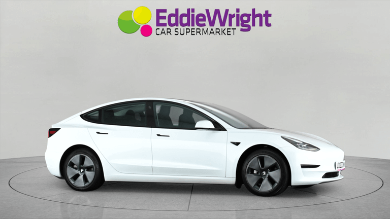 TESLA Model 3 Photo bsapi-dea78ffa136749f53dd5233d1a0af8897a65e58b.jpg
