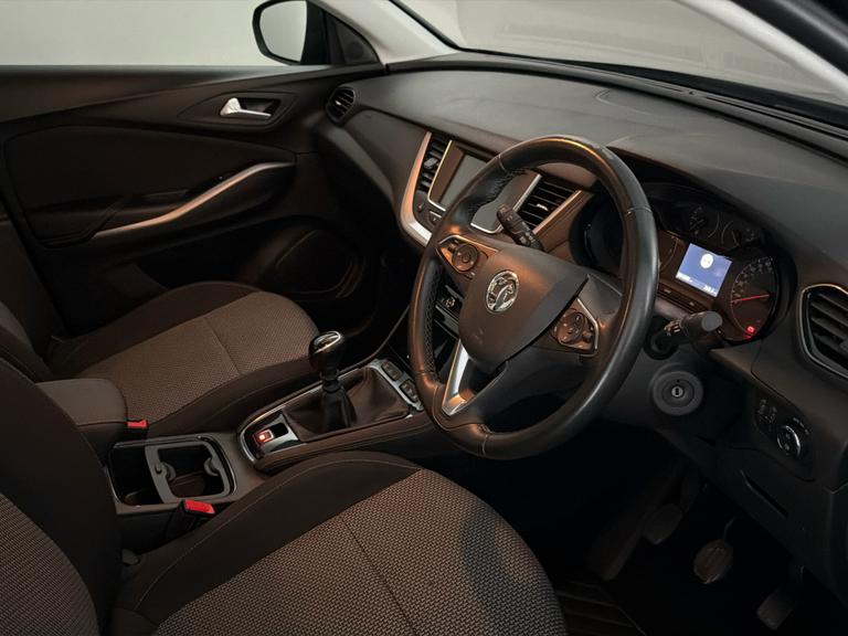 VAUXHALL Grandland X Photo bsapi-df7bf6d40668e387e456c0b9e3137e525c2052a4.jpg