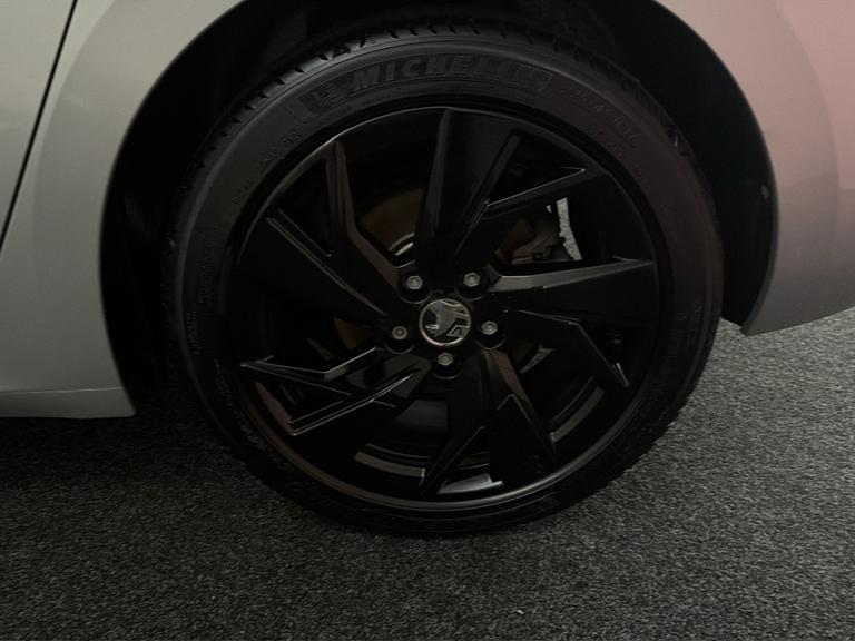 VAUXHALL ASTRA Photo bsapi-dfe7e3344bbe9ba9edfa75cac9d25bcd867418c3.jpg