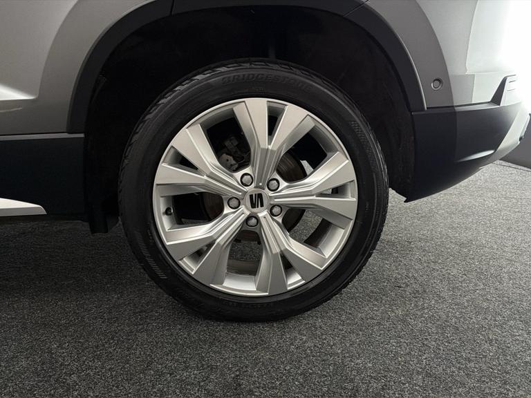 SEAT ATECA Photo bsapi-dfef1a416fa11eb9e3d2f56d2f07d1ae6f3e8b97.jpg