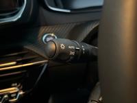 PEUGEOT 208 Photo 30
