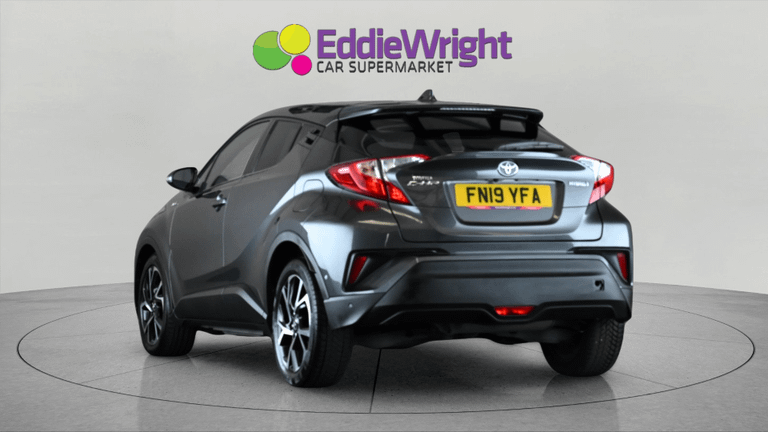 Toyota C-HR Photo bsapi-e2203a2bcaf4b7b581a1381cdff557d65d8af30e.jpg