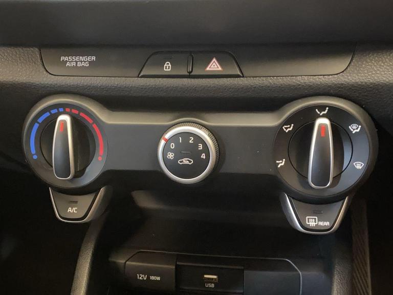 Kia STONIC Photo bsapi-e273dec4bdae8e0d0dd187636a0a62bfe6f1eea1.jpg