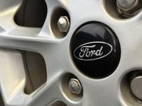 FORD Fiesta Photo 24