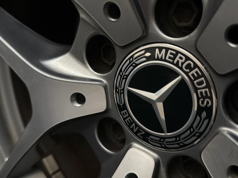 MERCEDES-BENZ Glc Class Photo bsapi-e482f3fac86aea97616315a8ae099d524c24c5a9.jpg