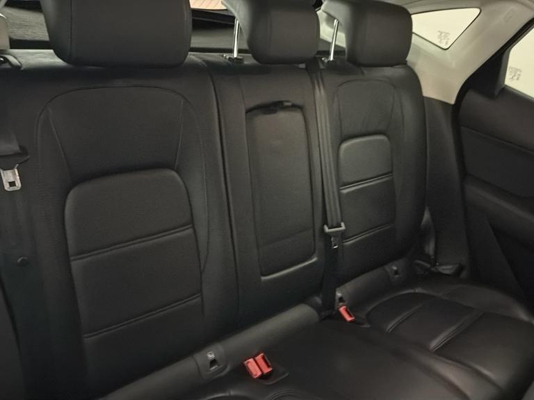 JAGUAR E-PACE Photo bsapi-e53ca4091b35271d50215830135c6c92b311bacb.jpg