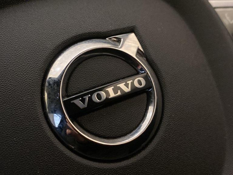 VOLVO XC60 Photo bsapi-e5588356a73d0337d86d360d16925406fed62e77.jpg