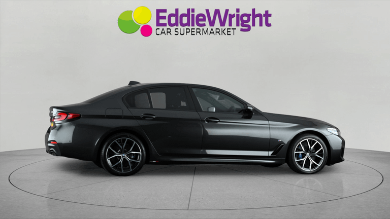 BMW 5 Series Photo bsapi-e72dc38a0604704d3495bc6632f73d2b8f348a7b.jpg